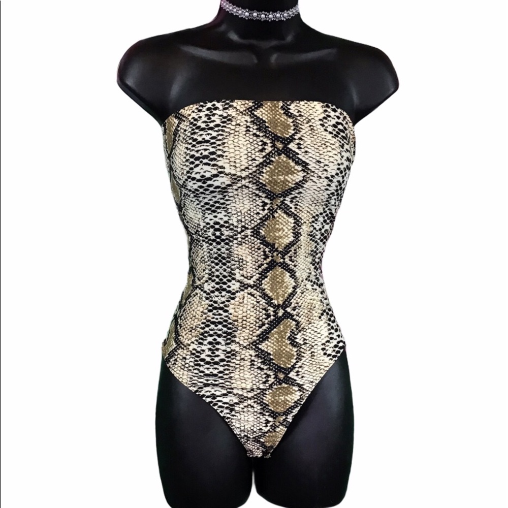 Ellie & Kate strapless snake print bodysuit